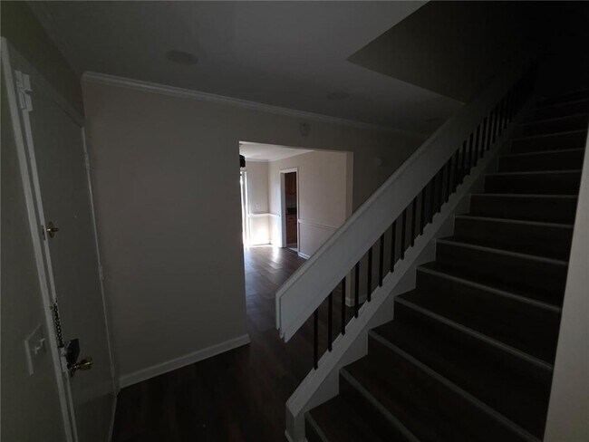 Building Photo - 76 Willowick Dr