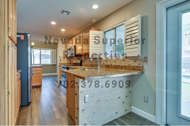 Building Photo - NW!!!  4 Bedrooms!!! Pool!! Spa!! Water Fa...