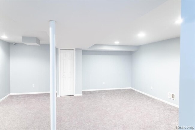 Building Photo - 421 Harvey Ave