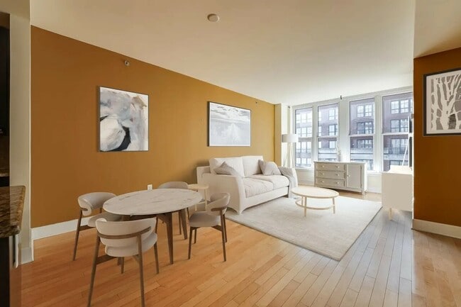 Building Photo - 1125 Maxwell Ln