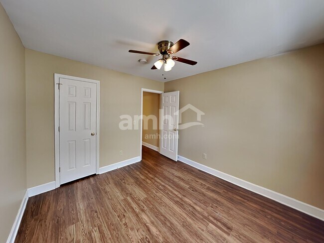 Building Photo - 1508 Cardinal Ln