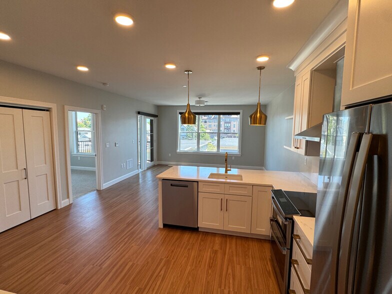 Primary Photo - 99 Foundry Pl