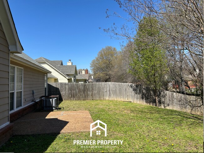 Building Photo - 4566 Kings Grant Dr