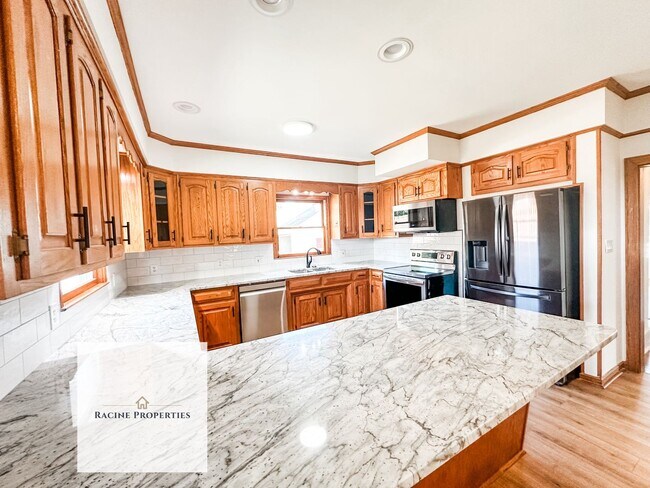 Building Photo - Spacious 4-bedroom Home in Woodruff