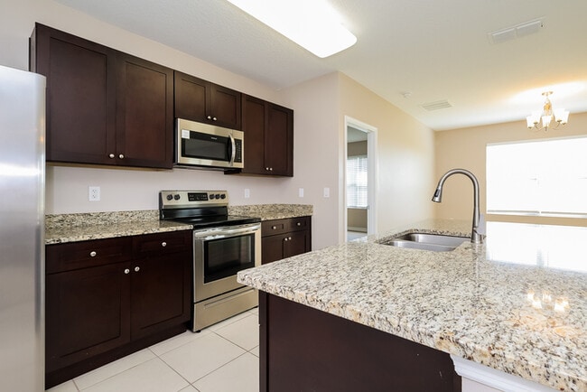 Building Photo - 484 Aberdeen Dr