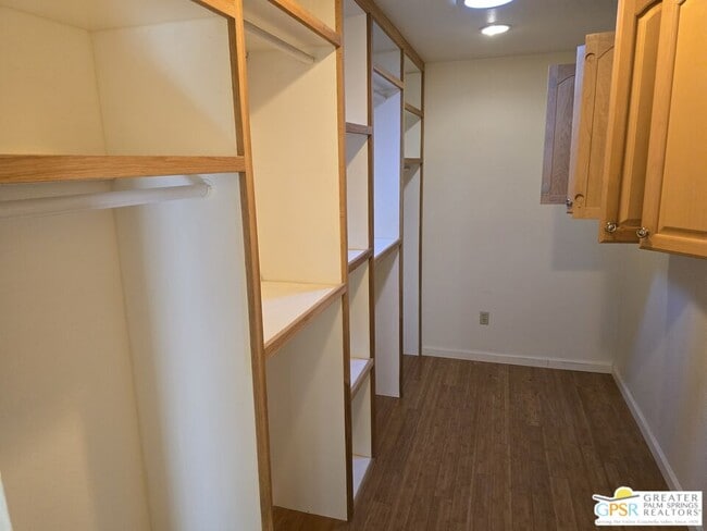 Building Photo - 74619 Fairway Dr