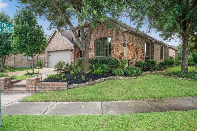 Building Photo - 18419 Willow Oak Bend Dr
