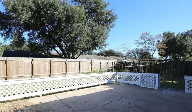 Building Photo - 4310 Kacee Dr