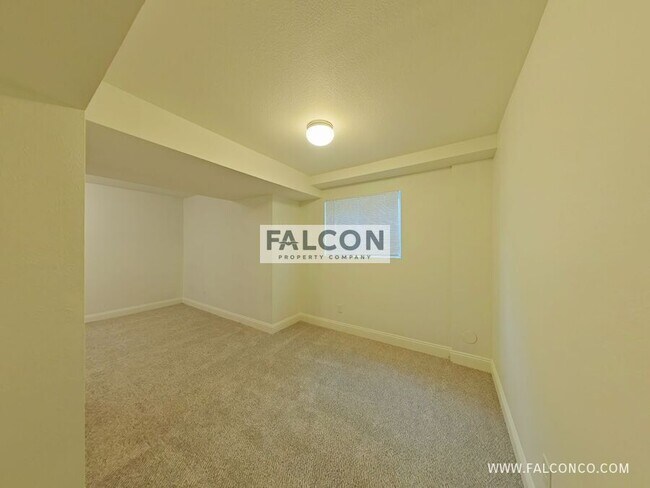 Building Photo - 673 Shooks Ln