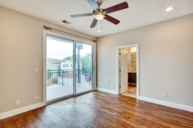 Building Photo - 3505 N Elston Ave