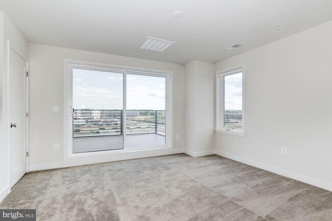Building Photo - 8051 Tribeca St