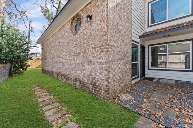 Building Photo - 1508 Early Ln