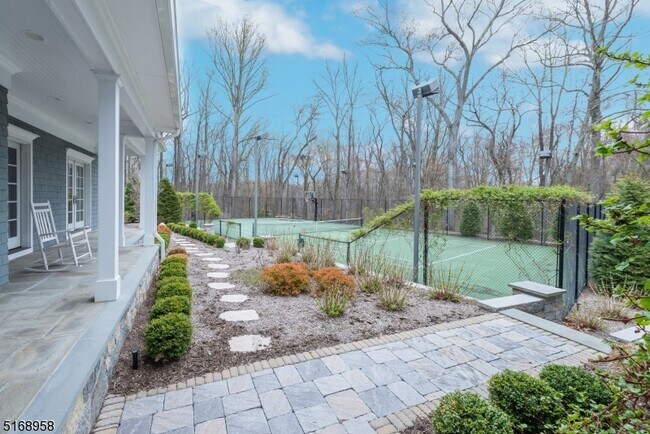Building Photo - 309 Sleepy Hollow Ln