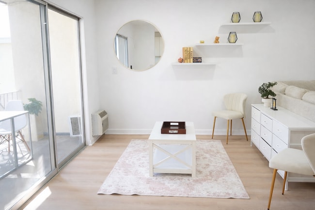 Seamless Indoor Outdoor Living - 5860 Hazeltine Ave