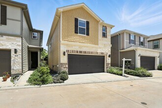 Building Photo - 8618 Cedar Plains Ln