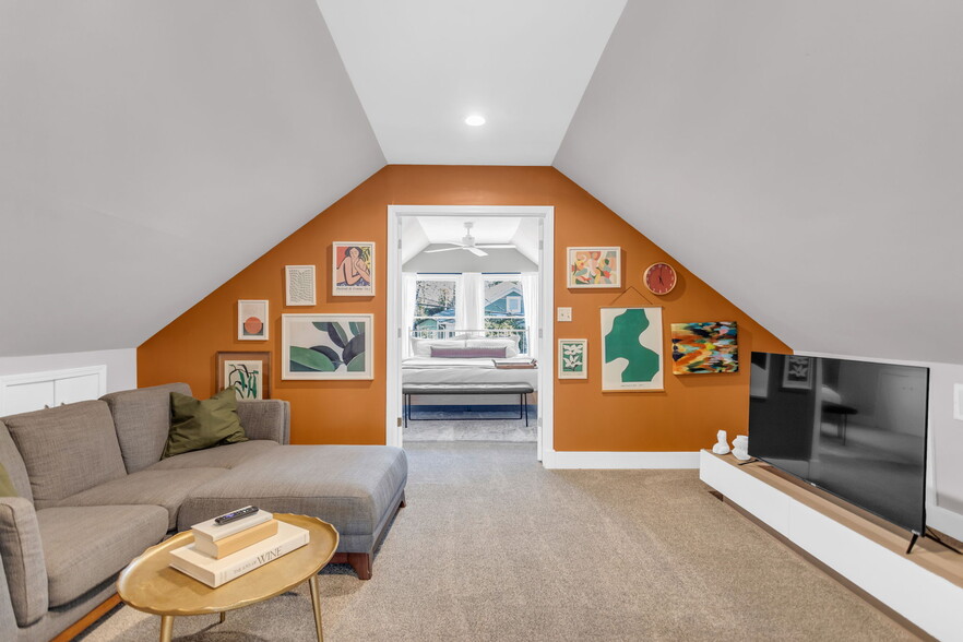 living room - 1050 Tilden St NW