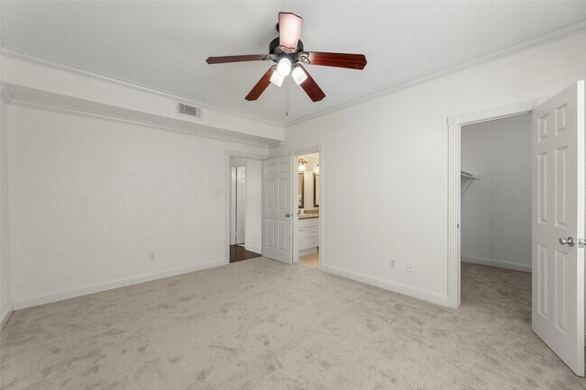 Building Photo - 1881 Bering Dr