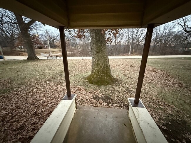 Building Photo - 3315 Valley Dr