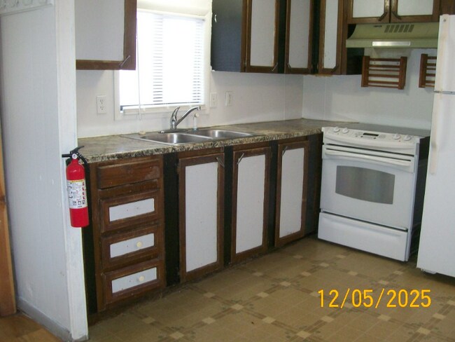 Building Photo - 3098 Springhill Rd