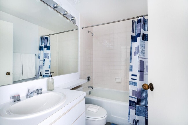 Building Photo - 87 Columbus Ave