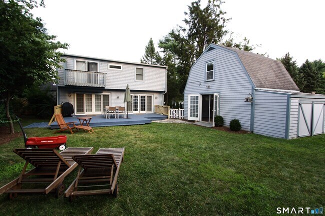 Building Photo - 914 S Pine Creek Rd
