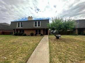 Building Photo - 1305 Lovell Dr