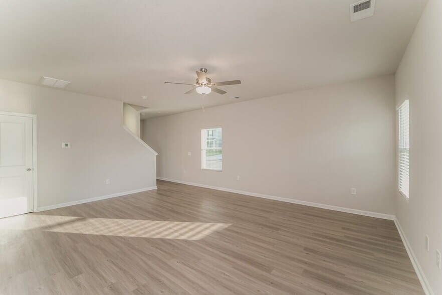 Building Photo - 8005 Moose Crk Dr