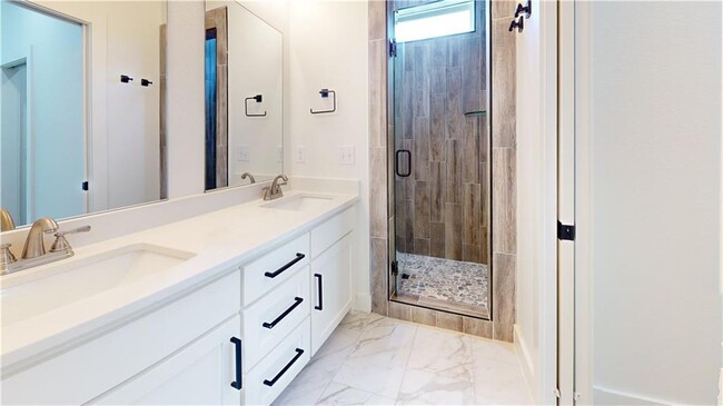 Building Photo - 510 W Olive St