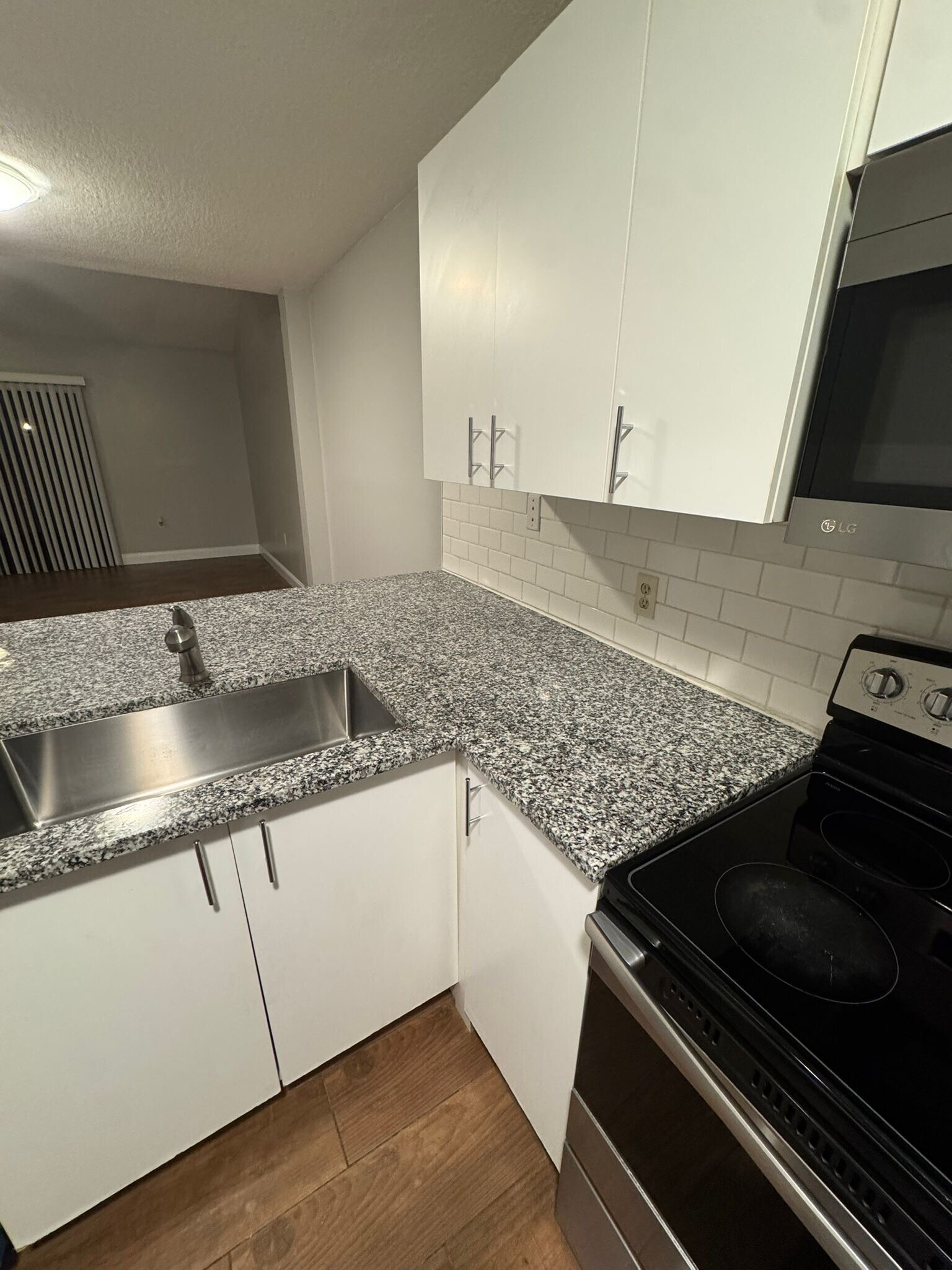 Building Photo - 5082 Ernst Ct