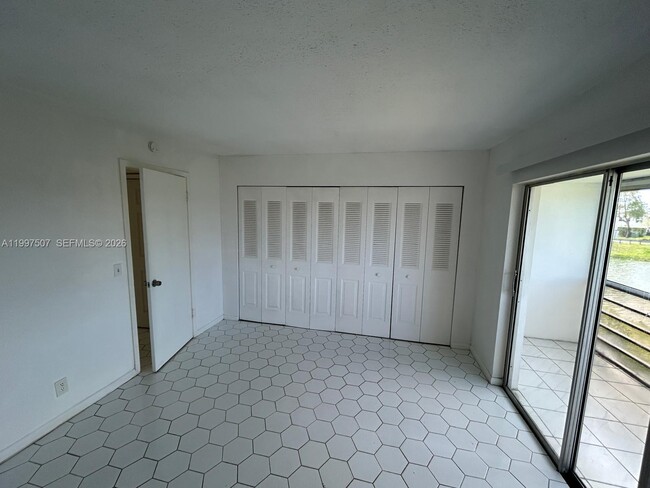 Building Photo - 89 Berkshire D