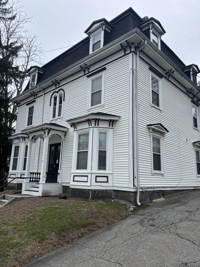 Building Photo - 14 Salem St