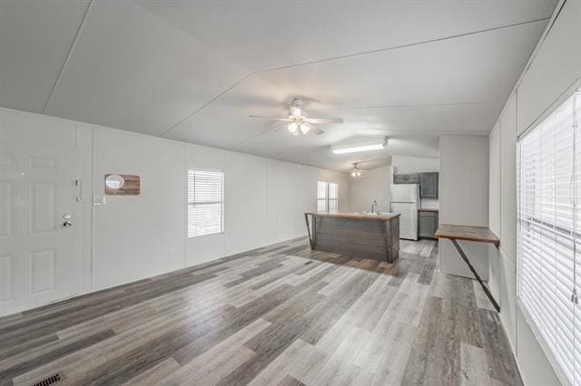 Building Photo - 5005 Shoreline Cir W