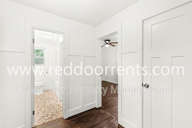 Building Photo - 957 Woodhill Dr