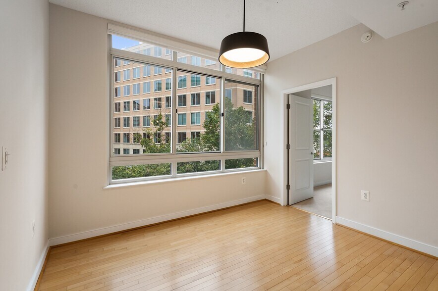Building Photo - 820 N Pollard St