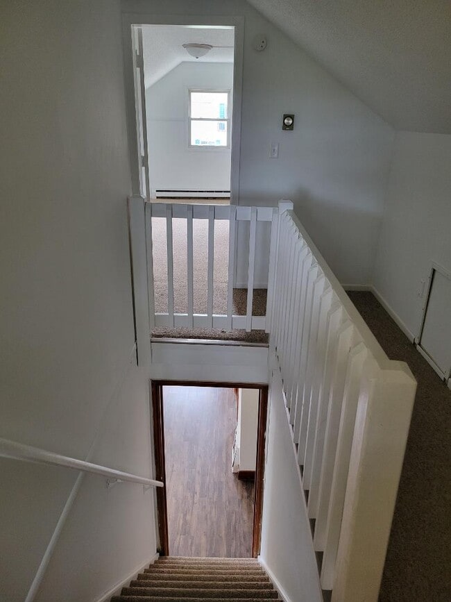 Building Photo - 416 Conro St