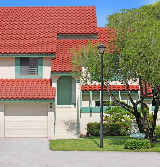 Building Photo - 23 Lexington Ln W