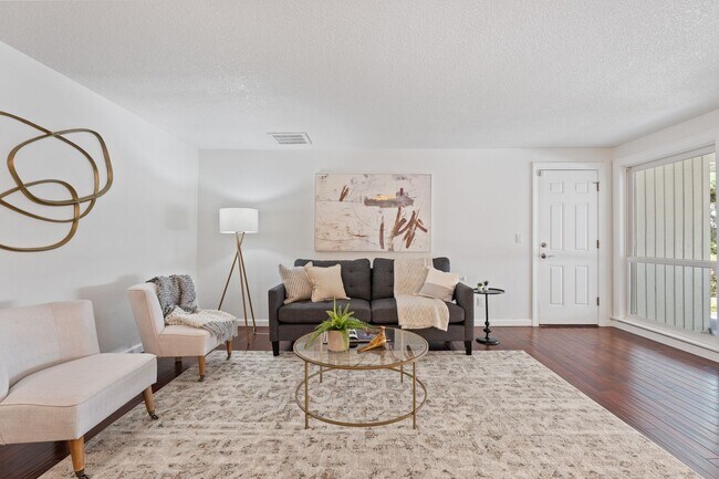 Building Photo - Stylish 3BR Beaverton Ranch w/ RV Parking & Hot Tub