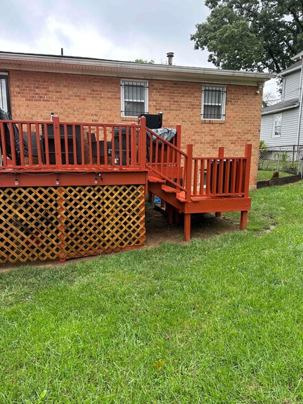 Building Photo - 522 70th St