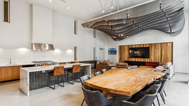 Clubhouse - Potrero 1010