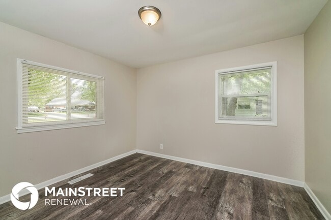 Building Photo - 1905 Heaton Rd