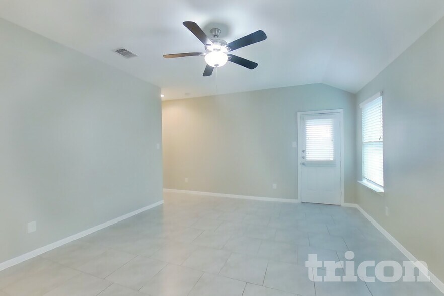 Building Photo - 423 Ashley Falls Ln