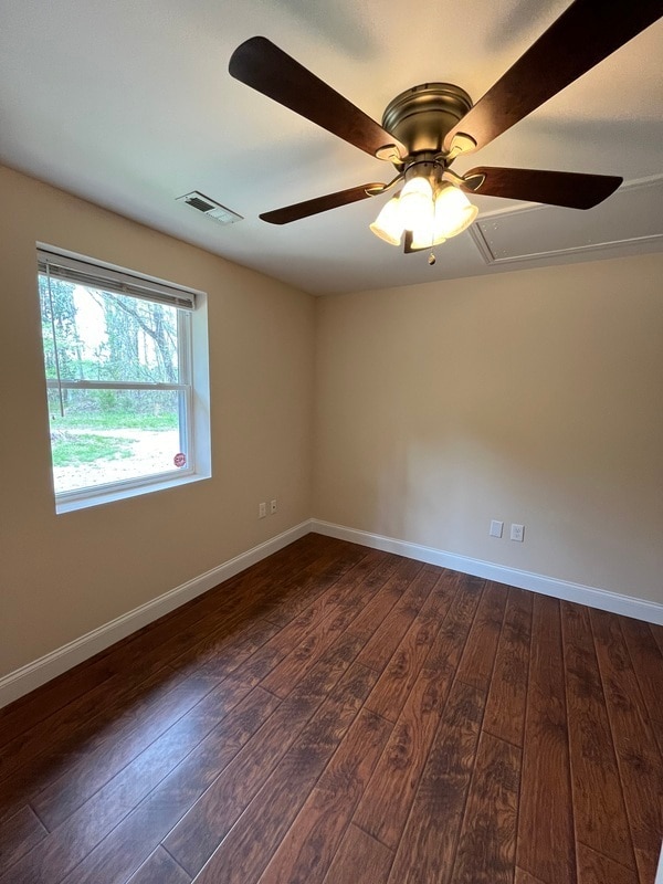 Building Photo - 1542 Monument Ave