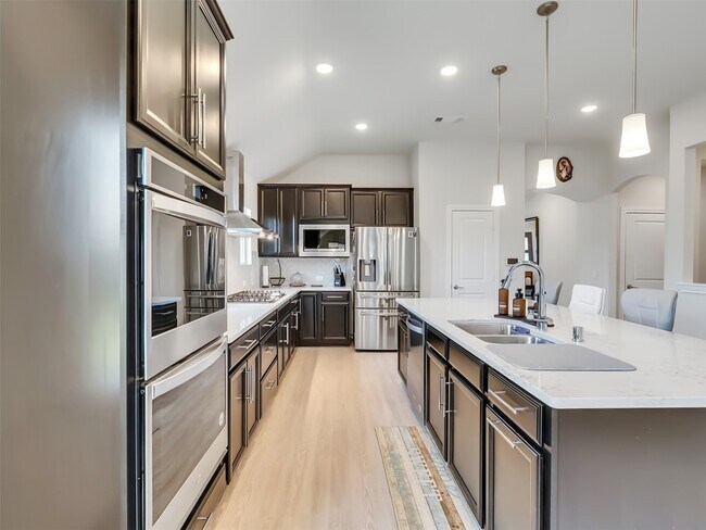 Building Photo - 27997 Lone Hollow Ln