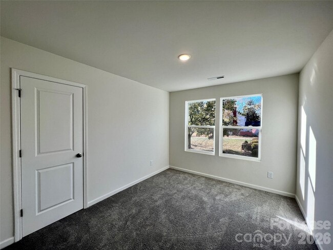 Building Photo - 574 N Broad St