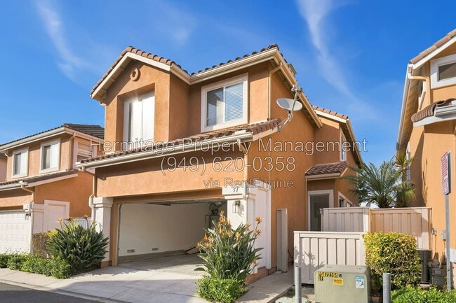 Building Photo - 51 Avanzare