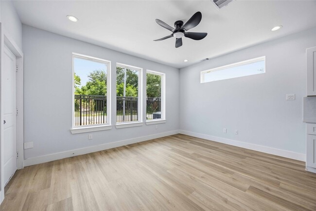 Building Photo - 4138 Larkspur St