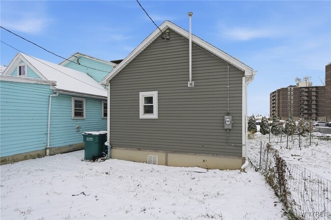 Building Photo - 265 Efner St