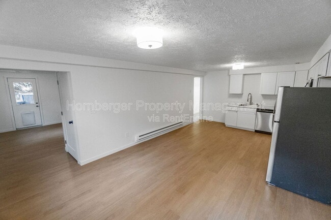 Building Photo - 8715 N Kelly Ct