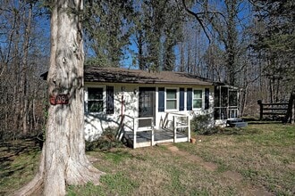 Building Photo - Pet-Friendly Crozet Cottage In A Partially Wooded Setting