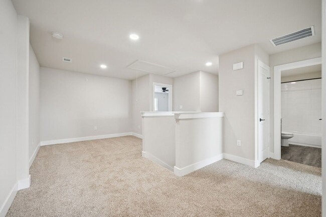 Building Photo - 3438 Taas Dr